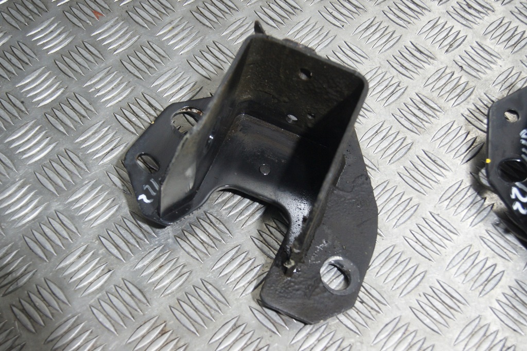 фото №9, Кронштейн балка подвеска задняя renault express