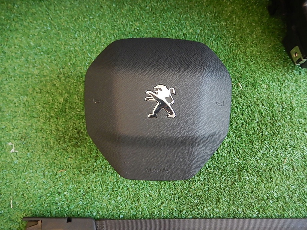 фото №4, Консоль панель приладів подушки безпеки ремені peugeot 2008 ii 2020