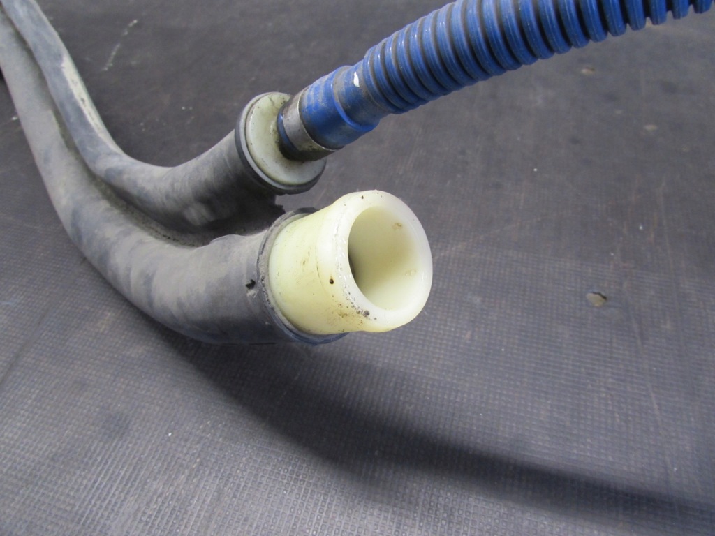 Заливная горловина топлива труба opel zafira b 05-14r 13159945 , 551020308 Оригинал