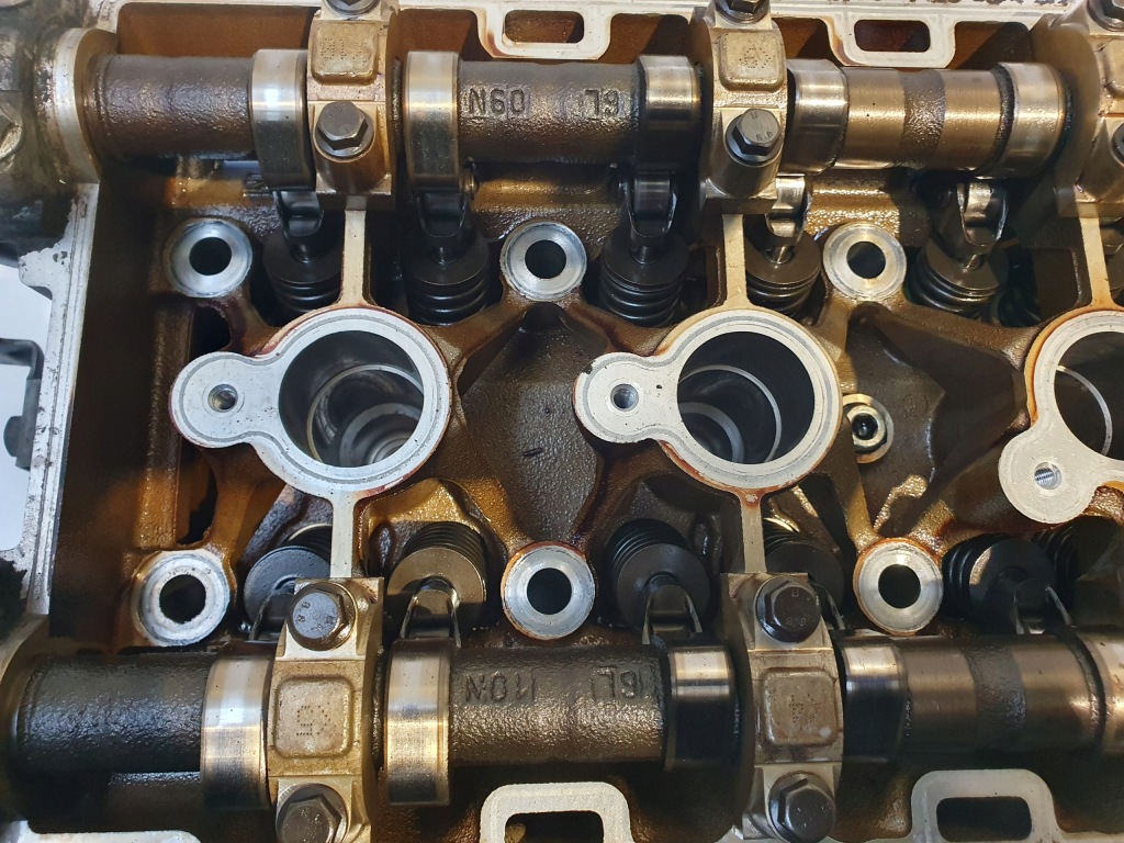 Головка циліндрів saab 93 9-3 2 opel vectra c 2.0 t turbo 55561059 Ціна