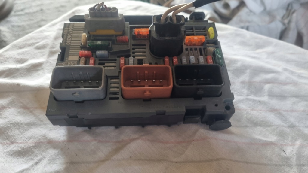 фото №4, Коробка модуль bezpiecznikowy bsm citroen peugeot 9664706280 r05