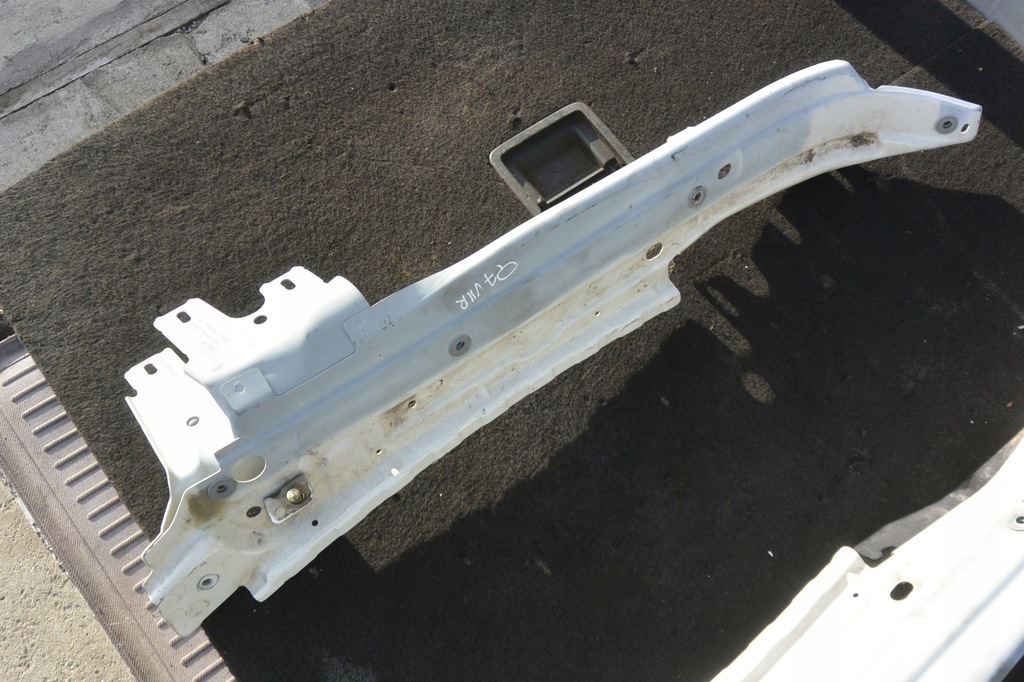 фото №6, Кронштейн крыла перед правое левая lr9a audi q7 4l