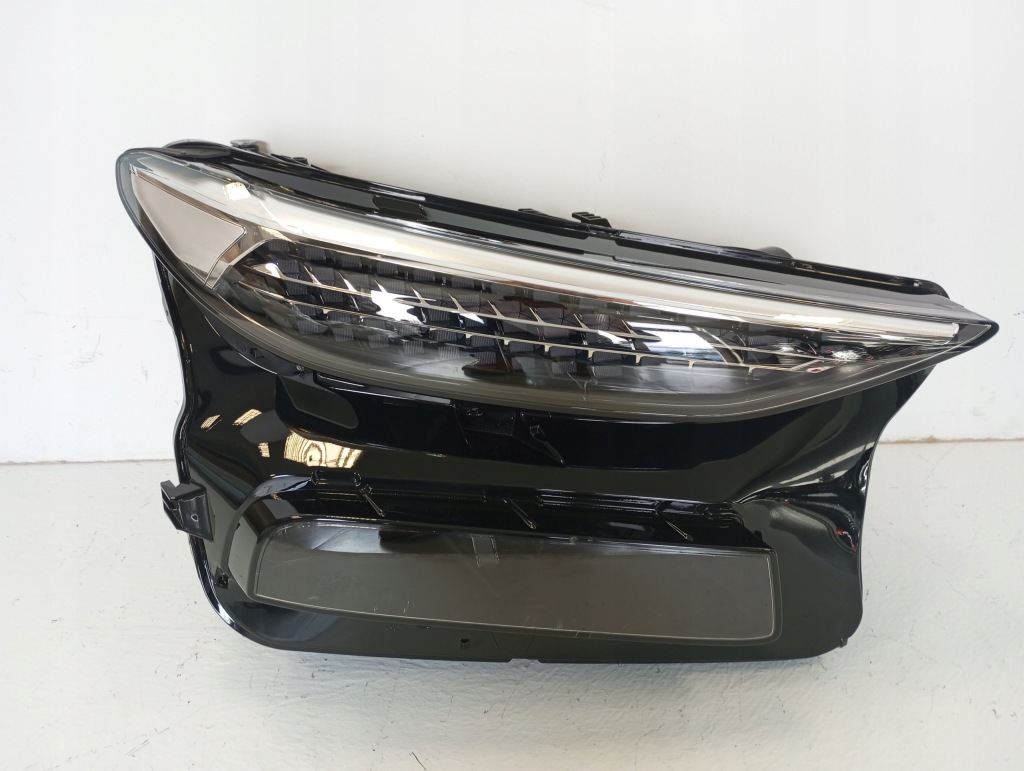 Купити Лампа права matrix audi q6 e-tron 85h941040h