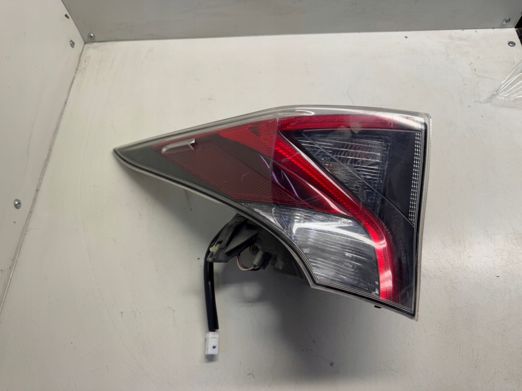 фото №1, Toyota prius iv лампа лівий задня 81560-47150-c
