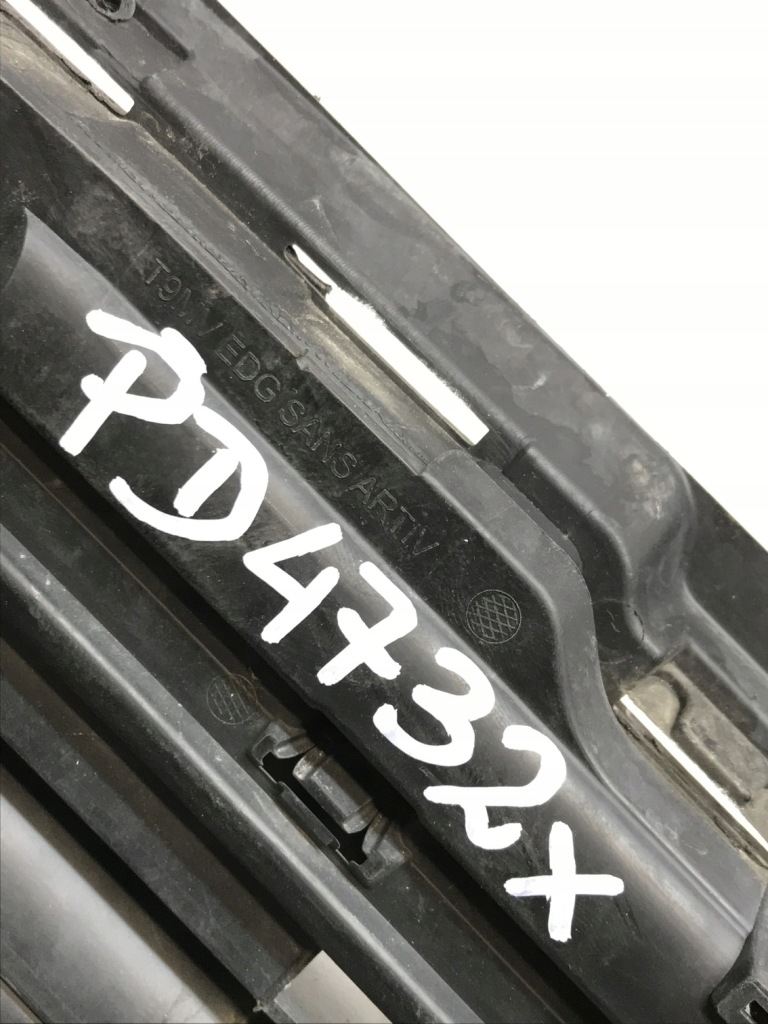 Peugeot 308 t9 решітка решітка радіатора середня бампера перед aa38261457 Ціна