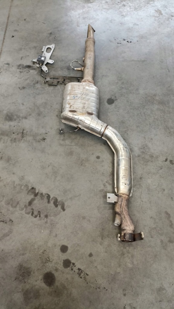 Купити Bmw g01 g02 гасник вихлоп каталізатор 8470504