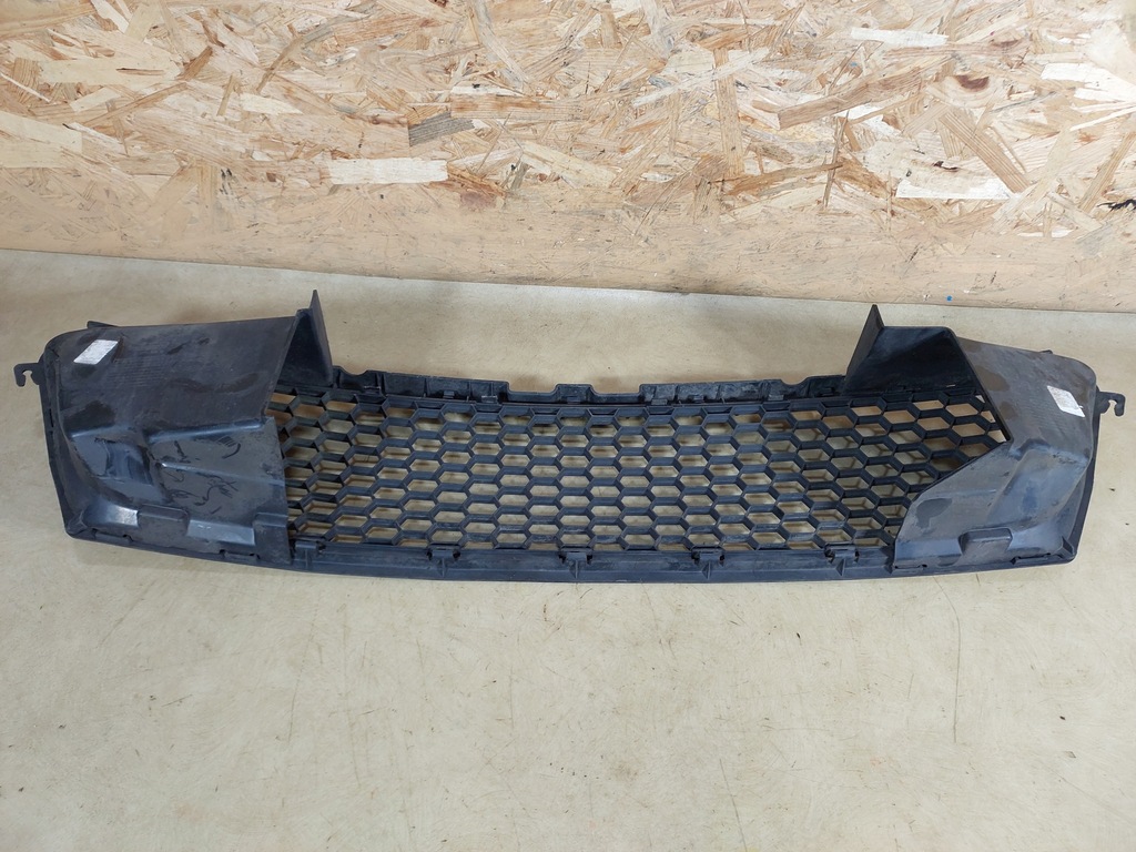 фото №6, Dacia sandero i решітка бампера перед