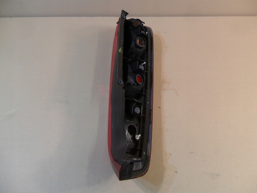 фото №14, Nissan x-trail t30 лампа задняя правая