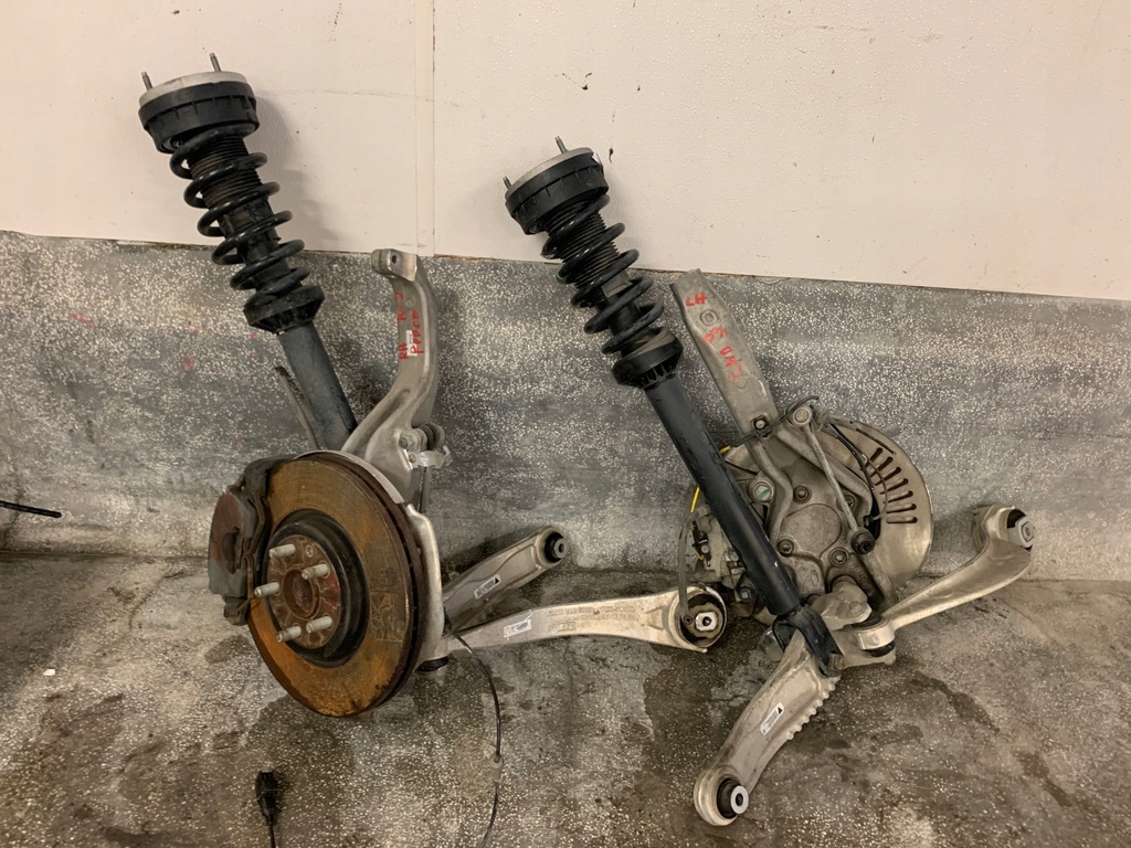 фото №1, F-pace x761 ліва поворотний кулак амортизатор важіль rwd задня привід