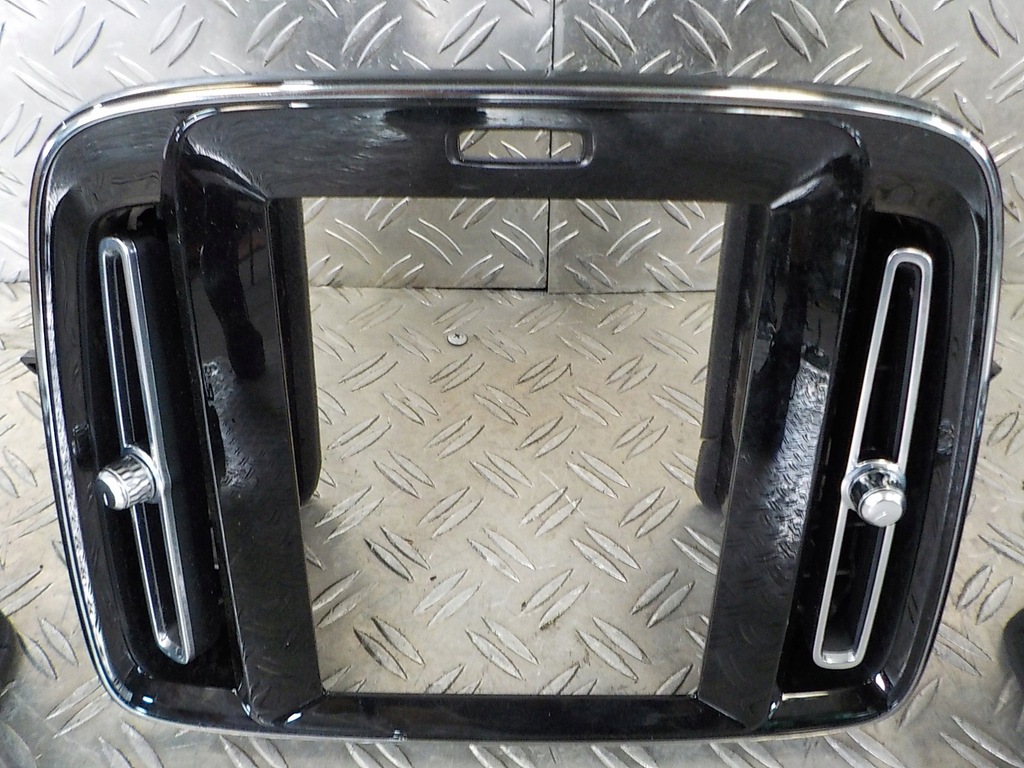 фото №3, Volvo xc40 ii 1.5 ґрати обдув рамка радіо