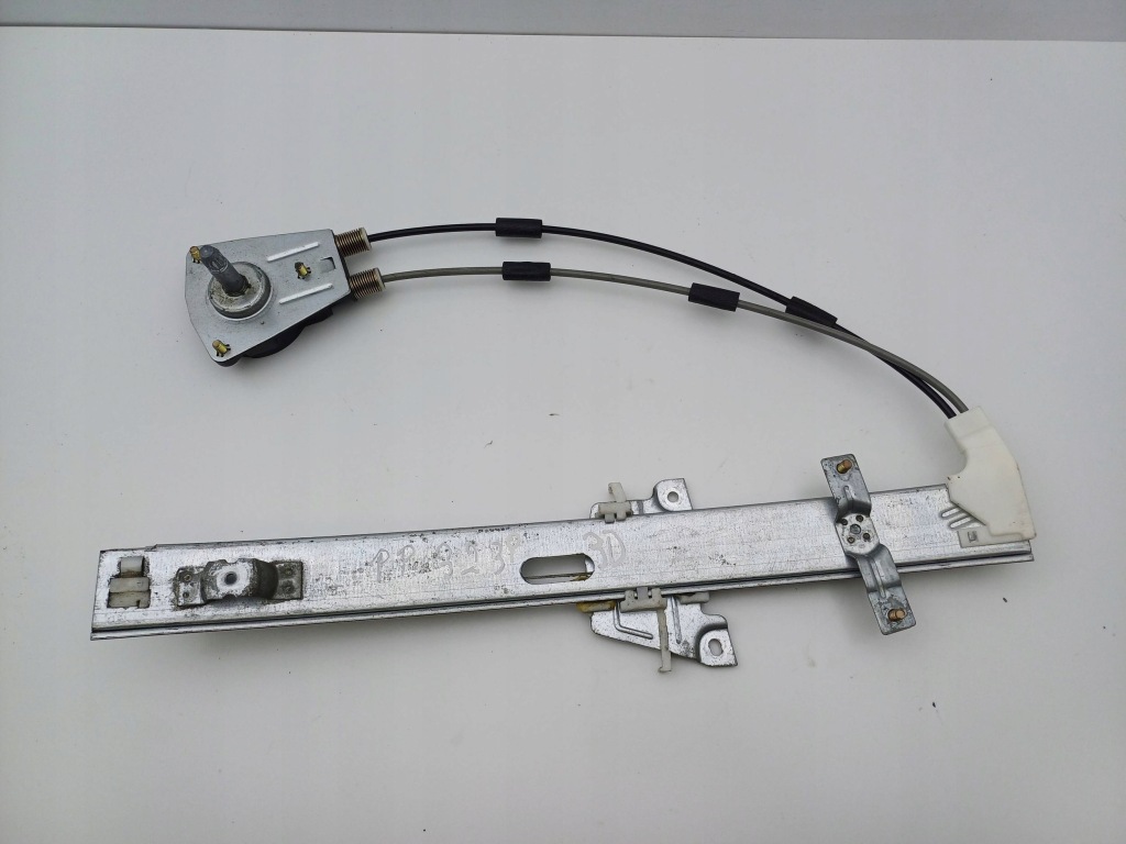 Купить Подъемник окон механический правый  перед mazda 323 3d nr1168