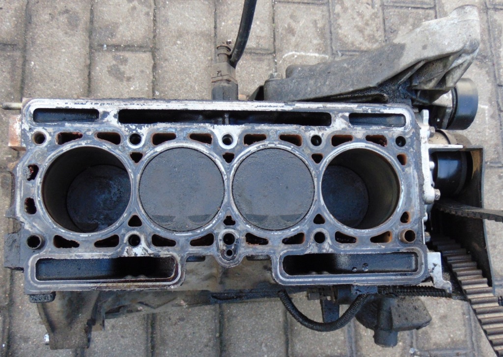 фото №6, Блок dół двигателя renault clio 2 ii lift 1.2 16v бензин europa