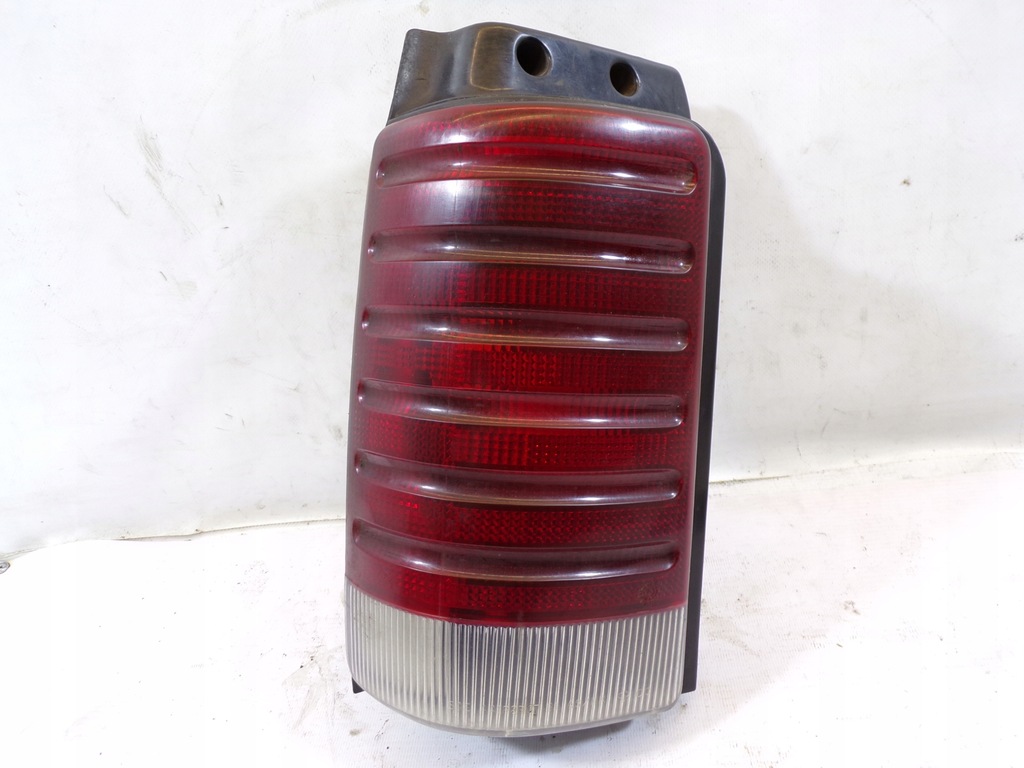 фото №1, Лампа задняя задняя левая plymouth voyager