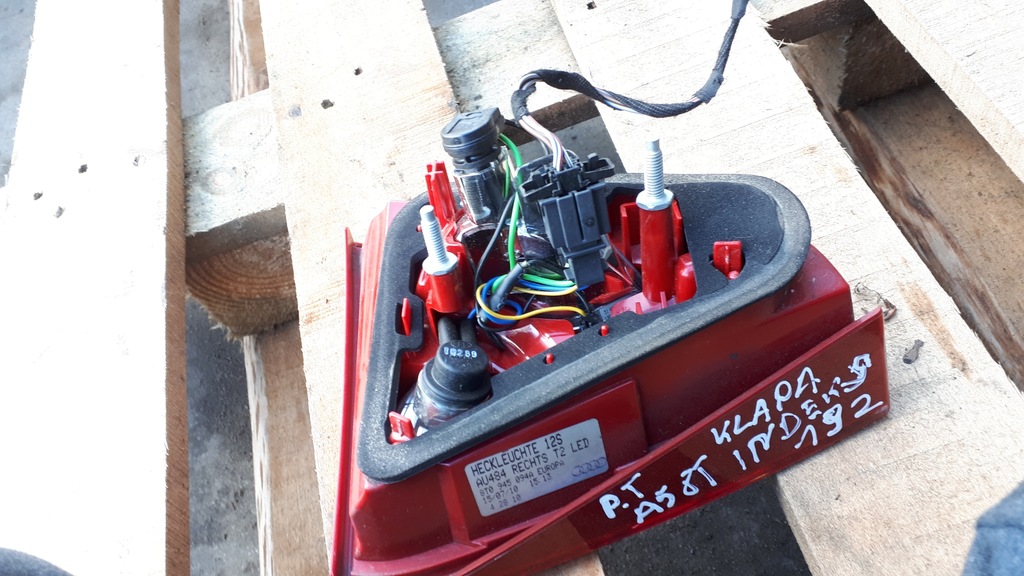 фото №9, A5 8t лампа led права задня w кришка 8t0945094a