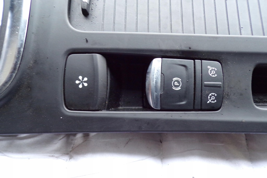 фото №10, Панель рамка туннель 969121990r renault megane iv