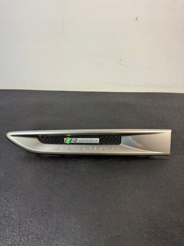 фото №1, Jaguar xe молдинг крила ліва gx73-280b11 r-sport