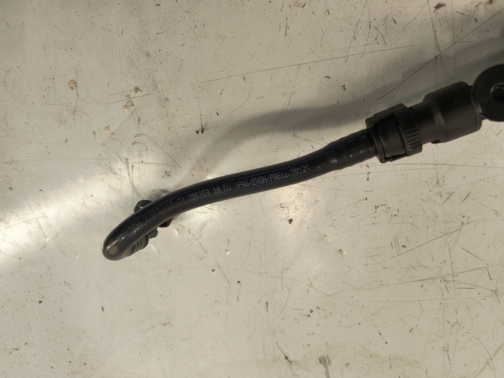 Mini bmw клапан шланг вентиляційний 7621174 в Україні