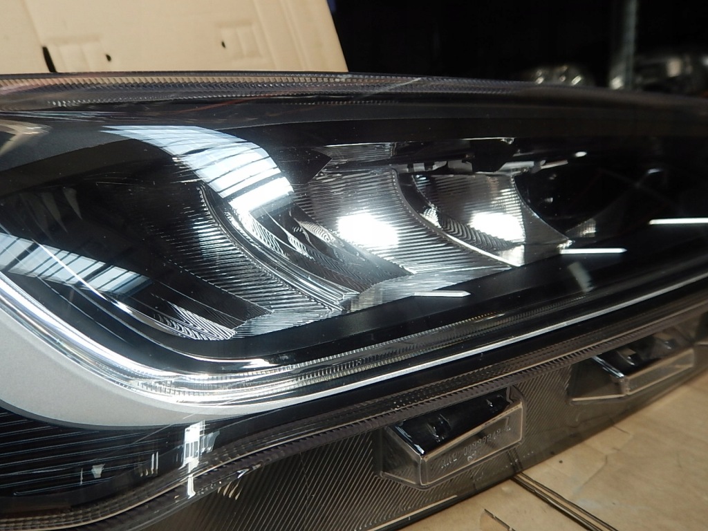 Фара праві перед ford focus mk4 рестайлінг  led європа Зі Шроту