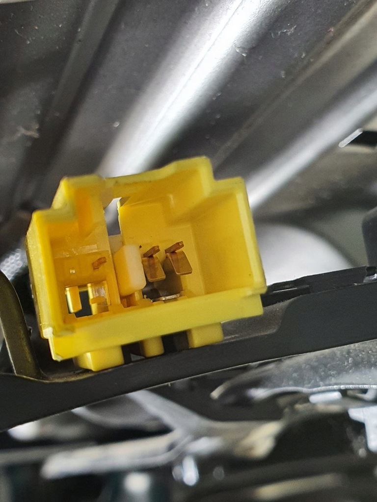 фото №9, Сиденье правый перед alfa romeo 147 europa