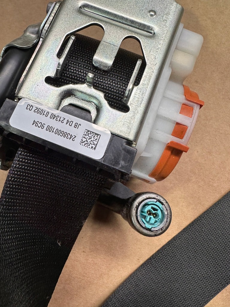 Ремінь безпеки лівий перед, лівий передній mercedes eqa w243, h243 Недорого