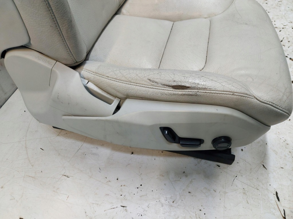 фото №7, Volvo xc90 ii t8 сиденья заднее сиденье кожаный светлый бежевые 7 пассажирский