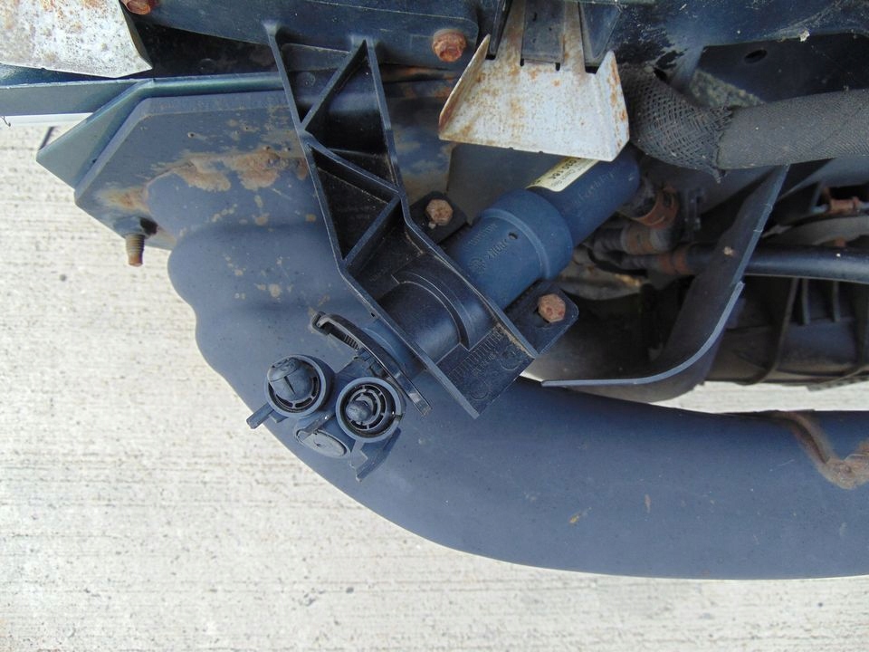 фото №1, Ford mondeo mk3 омыватель лампы правый