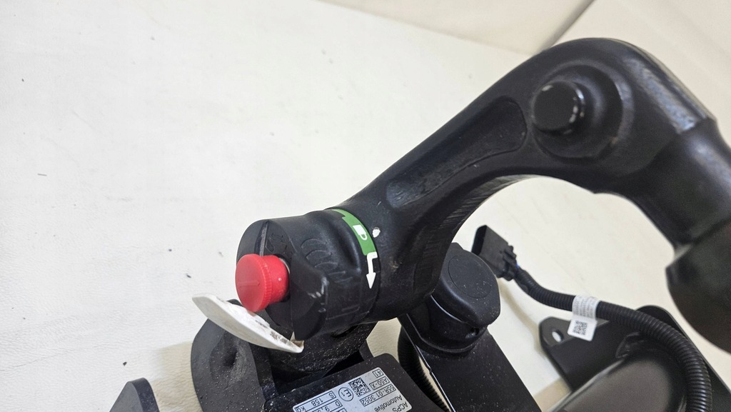 фото №7, Hak буксировочный модуль жгут шар tesla model y 1514411-00-j