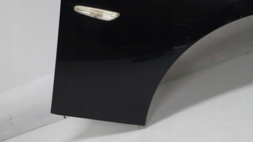 Крыло  передний правый  bmw seria 3 e90 668 2007 Киев