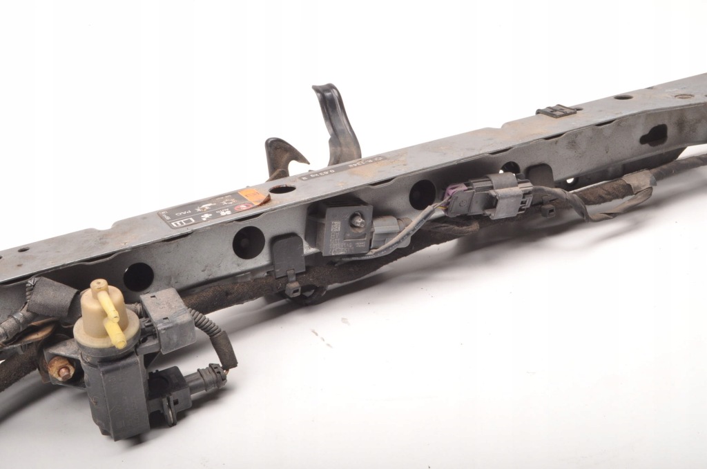 Opel astra j підсилювач передні засувка верхній z179 Зі Шроту