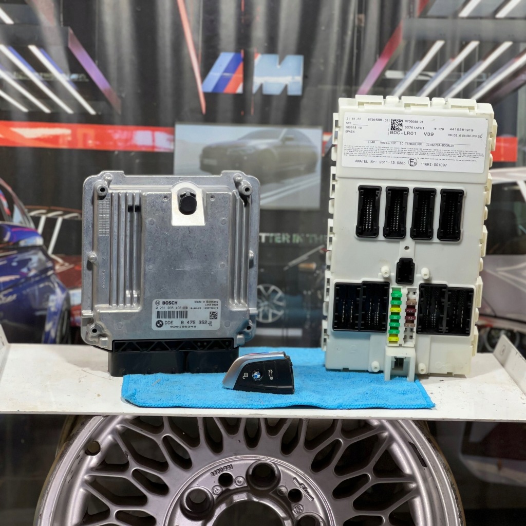 Bmw f15 x5 f16 x6 m50d бортовий комп'ютер блок керування набір стартовий ключ 8475352 Недорого