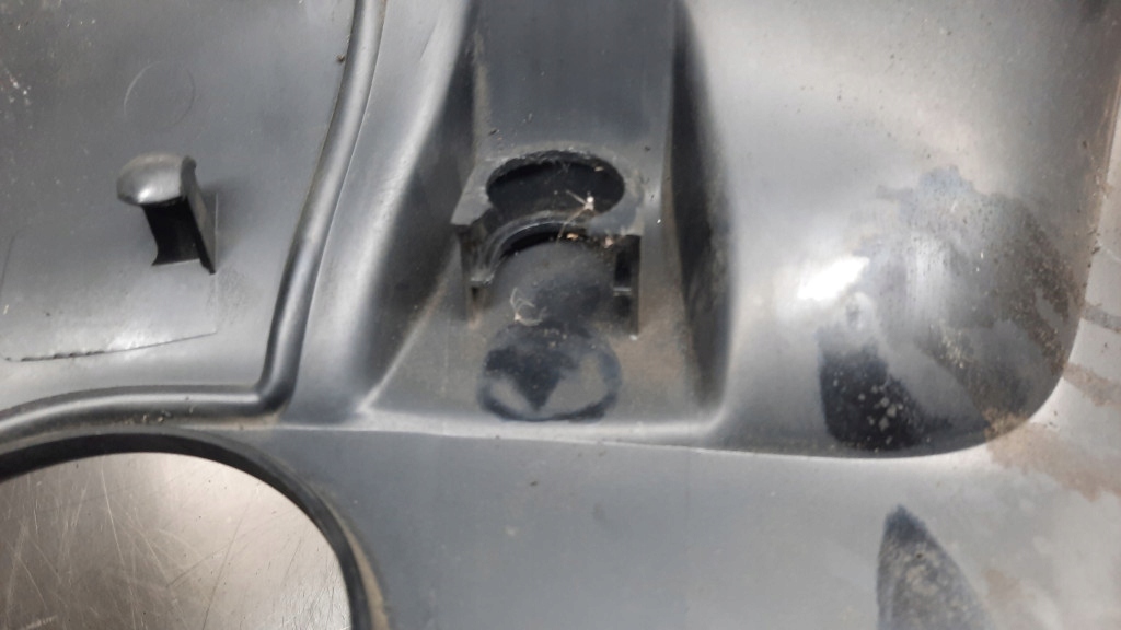 фото №13, Крышка двигателя 08653495 volvo s60 v70 ii 2.4 d5