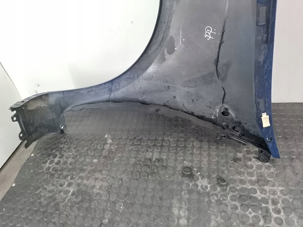 Крыло  правый  перед renault clio 3 05-13 dv460 хэтчбек Доставка