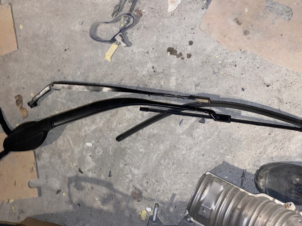 фото №1, Lexus rx iv рычаги дворник комплект