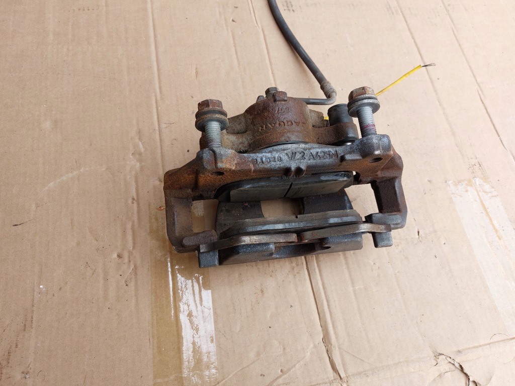 фото №2, Суппорт тормозной левый перед velar l560 19r