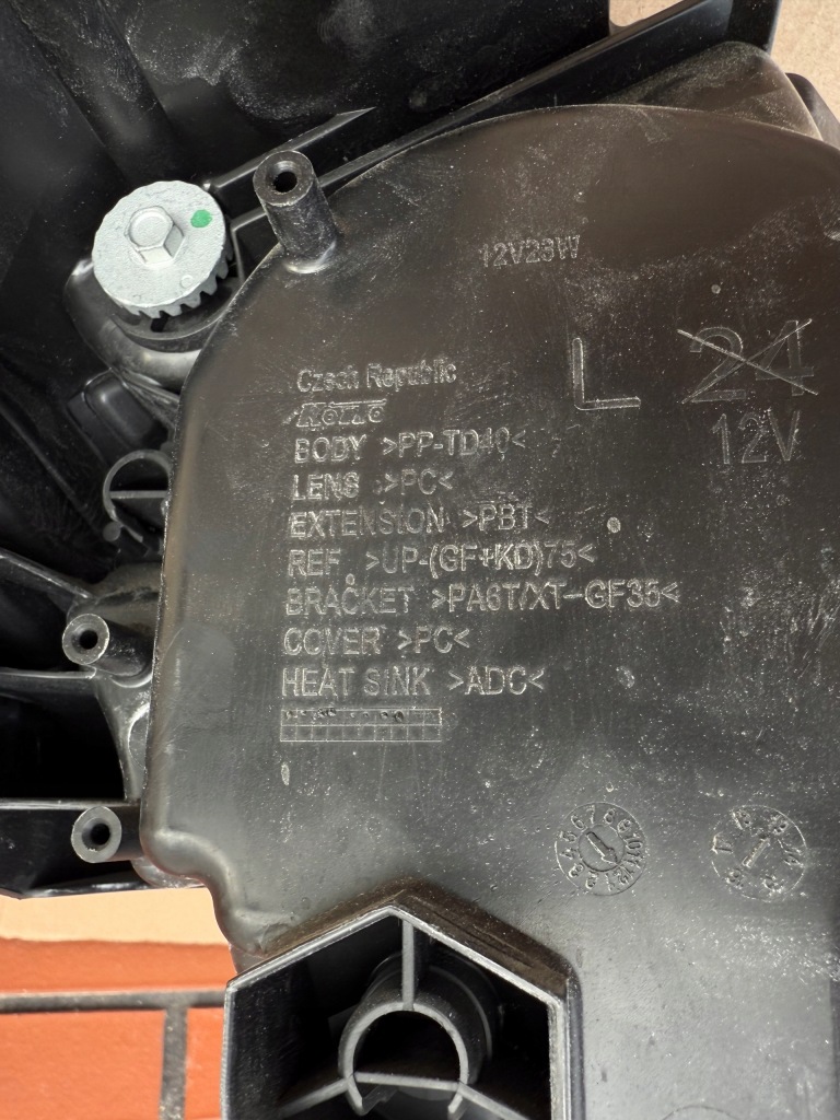 Suzuki vitara 3 15- фара full led комплект  ліва європа  демонтаж czerwona лінза Київ