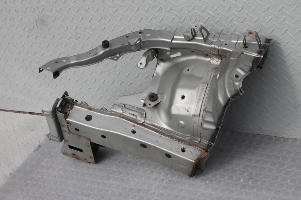 фото №6, Чверть панель фари правий перед avensis t27 09-15