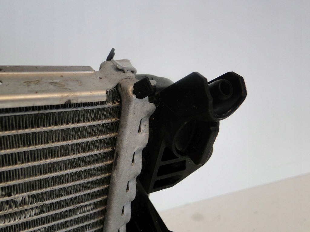 Mercedes e klasa 238 w238 радиатор воды в Украине