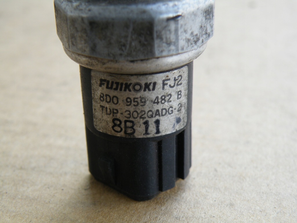Vw passat b5 fl audi a4 b5 датчик тиску кондиціонера 8d0959482b Доставка