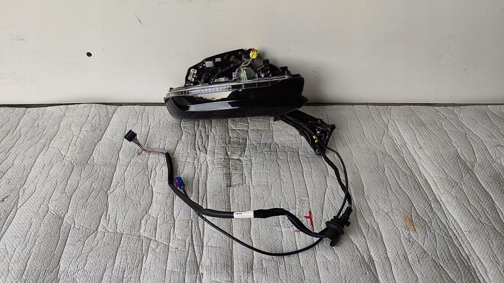 фото №1, Праве дзеркало правий mirror камера поворотник bentley bentayga 36b