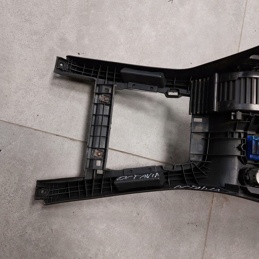 фото №11, Skoda octavia 2 ii туннель средний 1z1863241