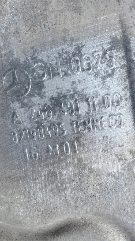 Mercedes x117 w117 117 cla 1.6 cgi 122km выхлоп гаситель средний конечный Доставка