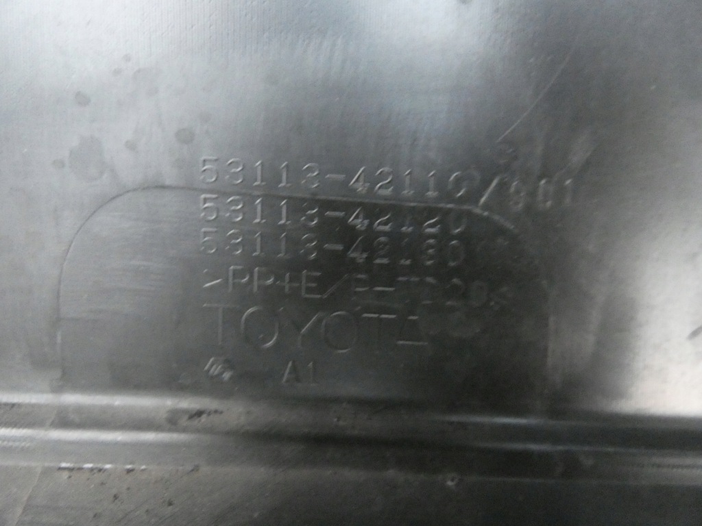 фото №10, Бампер, решётка радиатора, значок toyota rav-4 гибрид