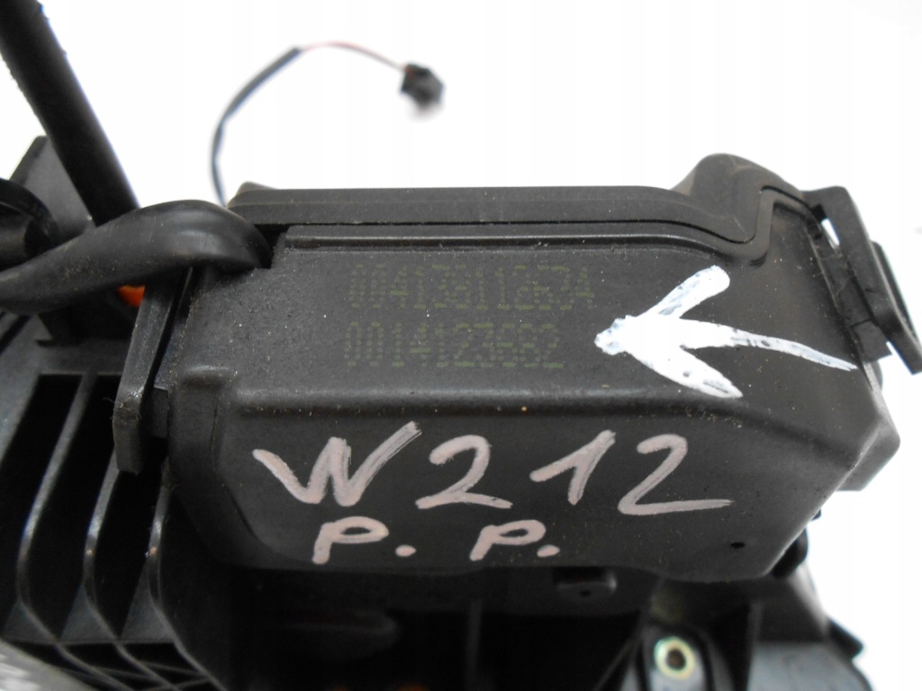 Mercedes-benz w212 замок дверь передние правое 004138112634 Киев