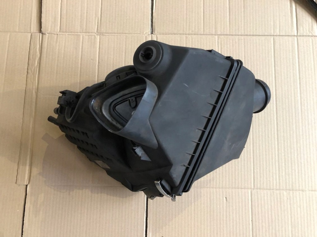 фото №1, Корпус фільтра повітря a6 c6 2.7 059133835f