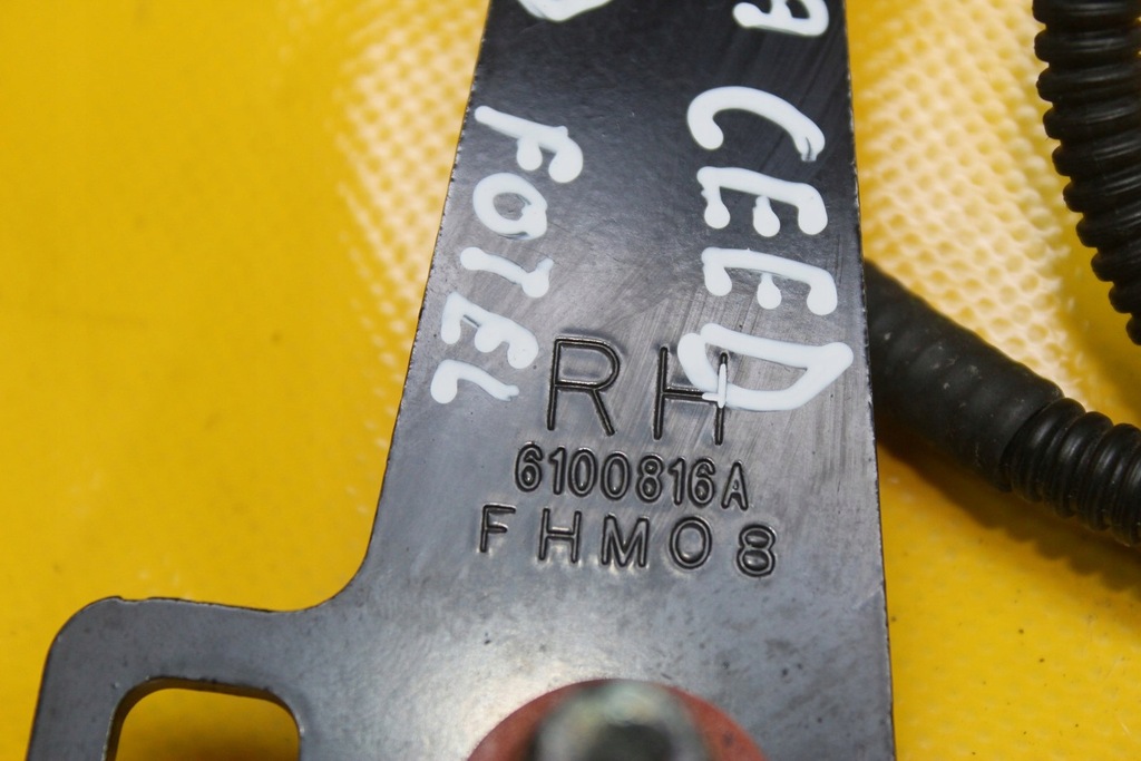 фото №6, Кліпса поперечина правий перед kia ceed i 3d hb