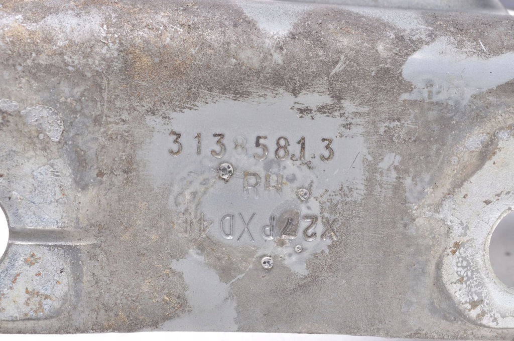 фото №10, Volvo s60 ii v60 петля петли капот 31385813 31385812 комплект