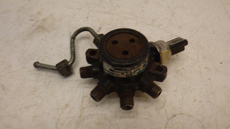 фото №1, Распределитель топлива renault modus 1.5 dci 8200057345 8200057232