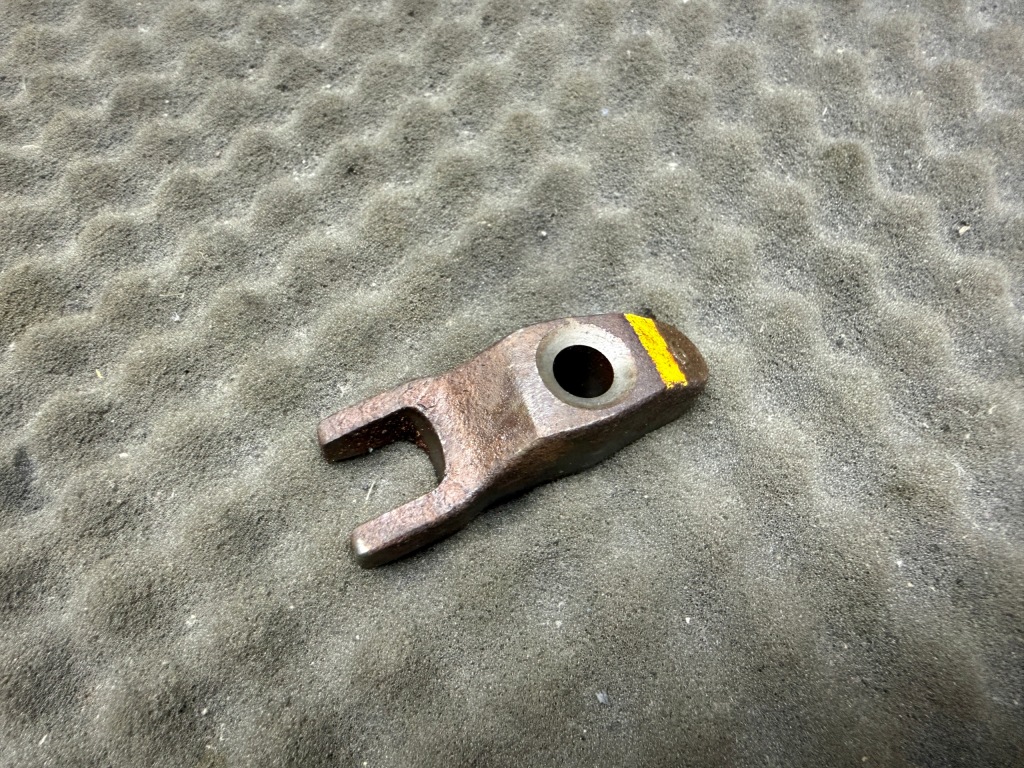 фото №1, 338142a600 кронштейн форсунки kia оригінальний номер