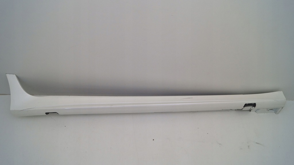 фото №1, Mercedes cls iii amg 257 18-23 порог правый молдинг t