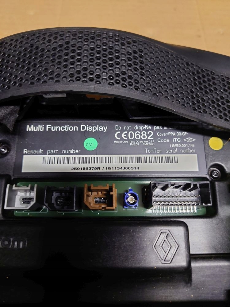 фото №4, Навигация r link clio iv рамка решётки